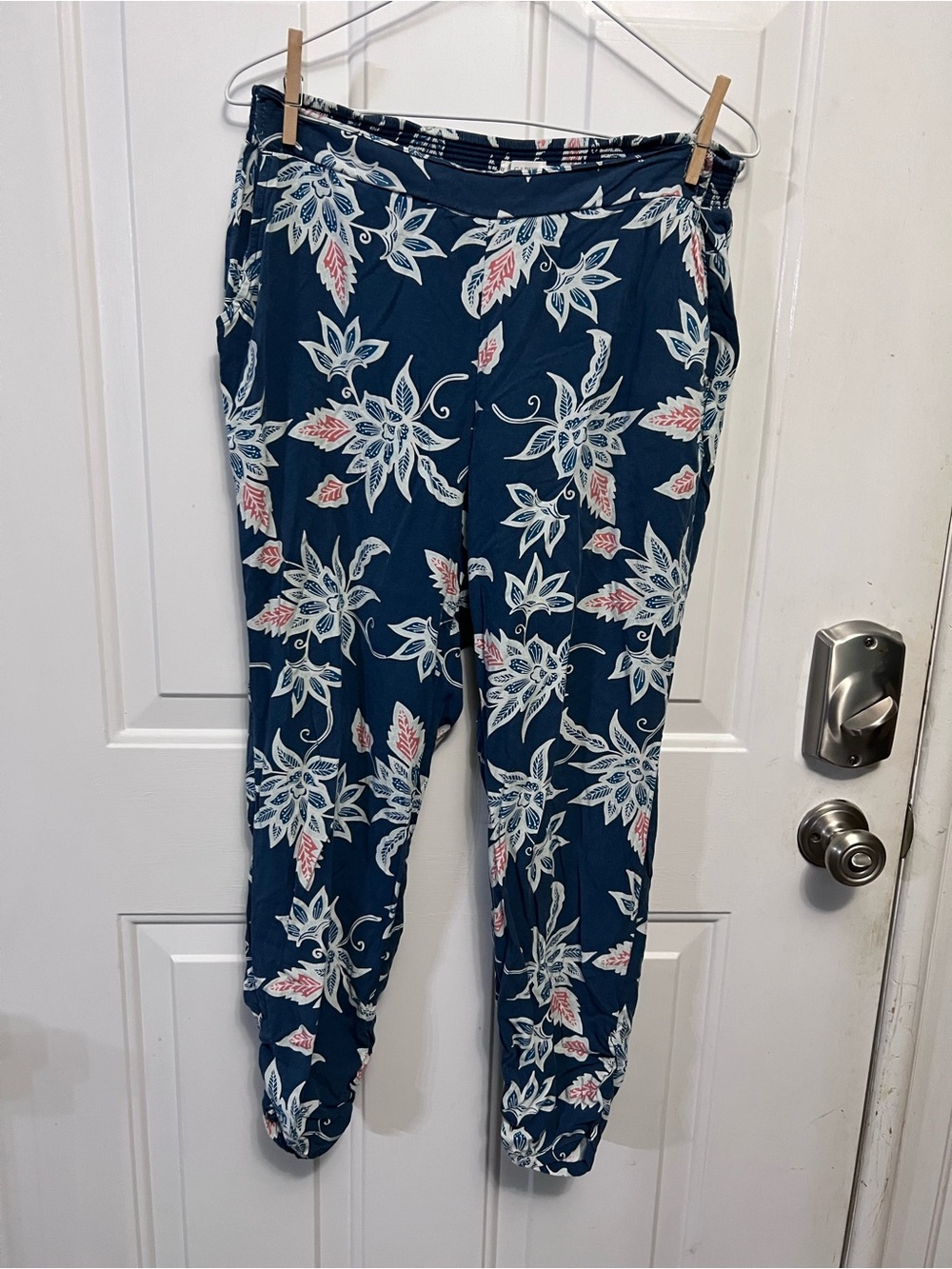 CARVE Designs Avery Beach Pant Womens Large Navy Floral Ruched Ankle